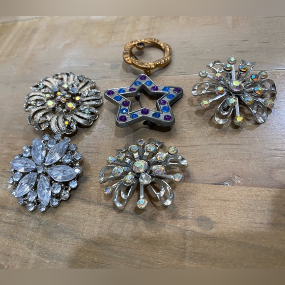 6 fun unique rhinestone pearl silver gold brooches - Picture 9 of 11